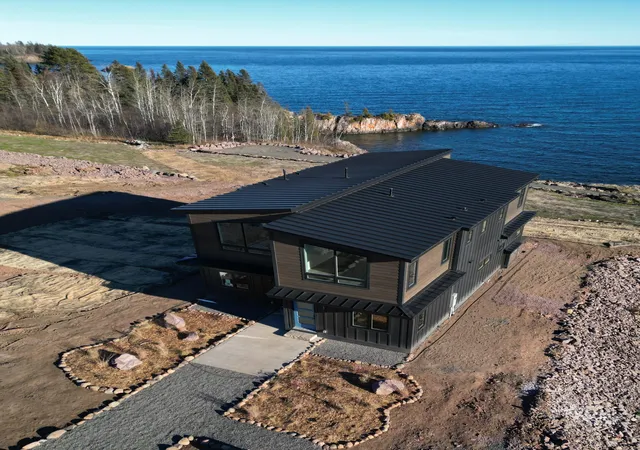 3rd image of 114-116 E Lakeview Dr, Silver Bay, MN 55614 | MLS# 6797814