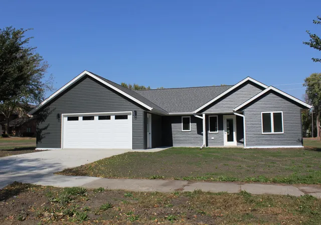 Homes for sale in Trimont, MN | 131 Main St E, Trimont, MN 56176 | MLS# 6798313