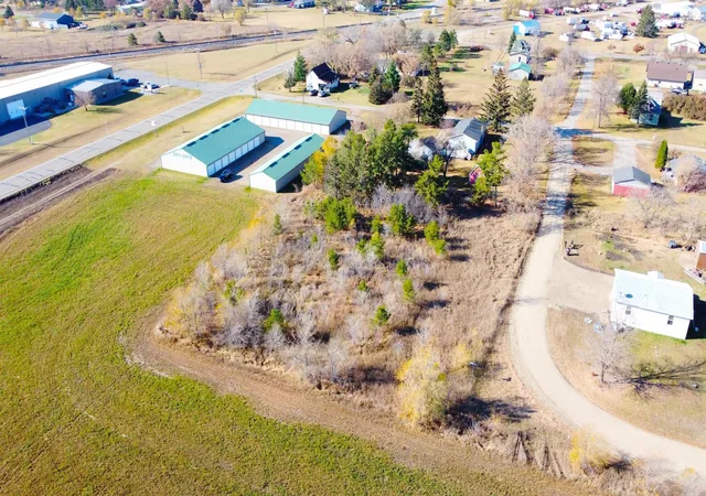 4th image of 207 China St, Ottertail, MN 56571 | MLS# 6798562