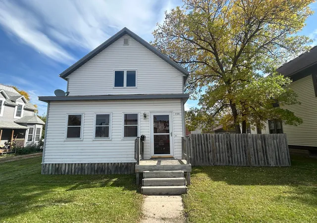 2nd image of 408 Main Ave N, Thief River Falls, MN 56701 | MLS# 6798701
