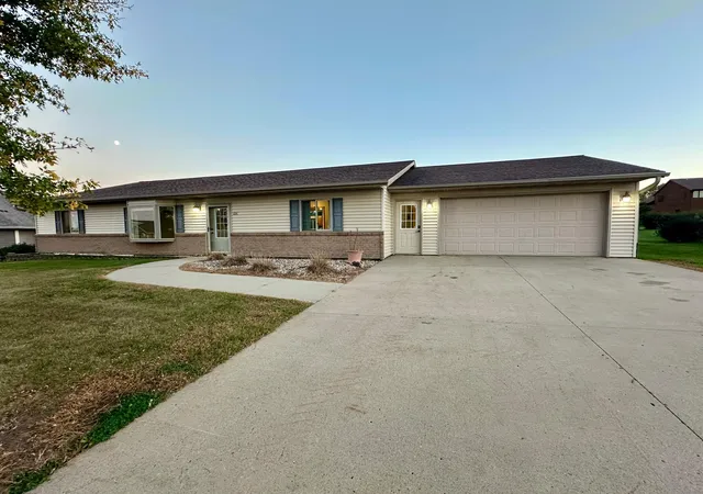 Homes for sale in Luverne, MN | 106 E Christensen Dr, Luverne, MN 56156 | MLS# 6800016