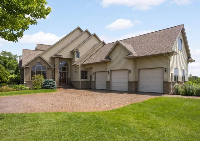 Photo 3 of Single family home for sale at 9721 Frontier Ln, Lakeville, MN 55044 | MLS# 6800624 | Listing updated on 2026-06-19