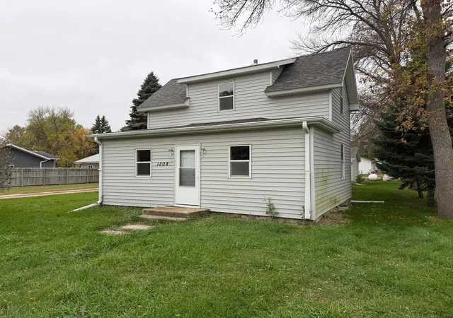 Homes for sale in Lisbon, ND | 1208 Webster St, Lisbon, ND 58054 | MLS# 6800882