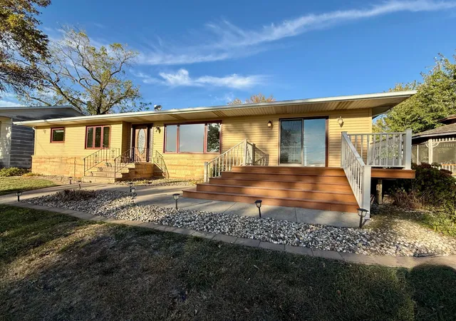1st image of 146 Washington Ave, Alden, MN 56009 | MLS# 6801101