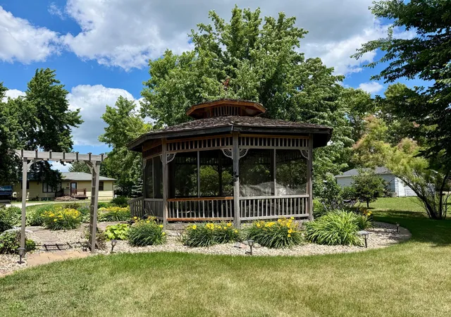Photo 3 of Single family home for sale at 146 Washington Ave, Alden, MN 56009 | MLS# 6801101 | Listing updated on 2026-08-24