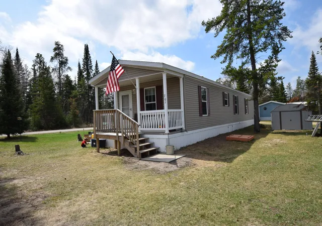 Homes for sale in Warroad, MN | 701 7th Lakewood Ave, Warroad, MN 56763 | MLS# 6801288
