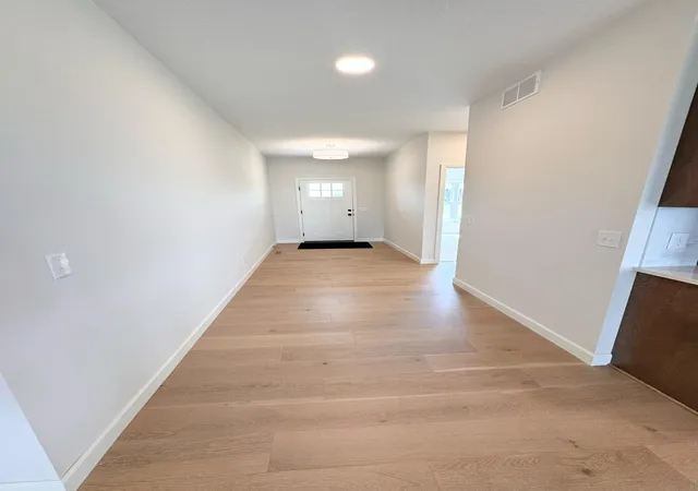 Photo 3 of Townhouse for sale at 18661 Icebox Ln, Lakeville, MN 55044 | MLS# 6802553 | Listing updated on 2026-09-22