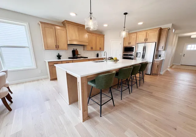 Photo 4 of Townhouse for sale at 18655 Icebox Ln, Lakeville, MN 55044 | MLS# 6802757 | Listing updated on 2026-10-07