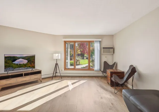 2nd image of 4350 Brookside Ct #114, Minneapolis, MN 55436 | MLS# 6804325