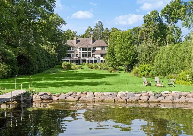2nd image of 2505 Cedar Point Dr, Wayzata, MN 55391 | MLS# 6804965