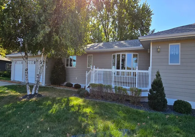 Photo 4 of Single family home for sale at 313 3rd Avenue N, Emmons, MN 56029 | MLS# 6805042 | Listing updated on 2026-08-17