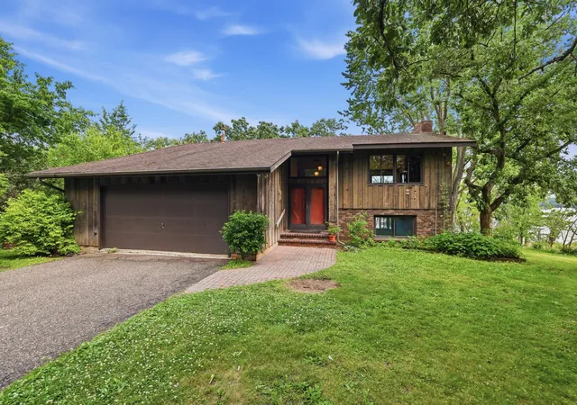 2nd image of 2989 Itasca Ave S, Lakeland, MN 55043 | MLS# 6805307