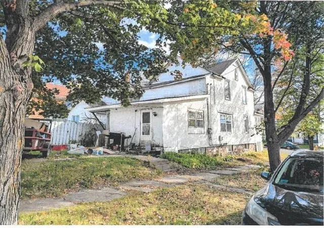 3rd image of 601 Hayes St, Eveleth, MN 55734 | MLS# 6805641