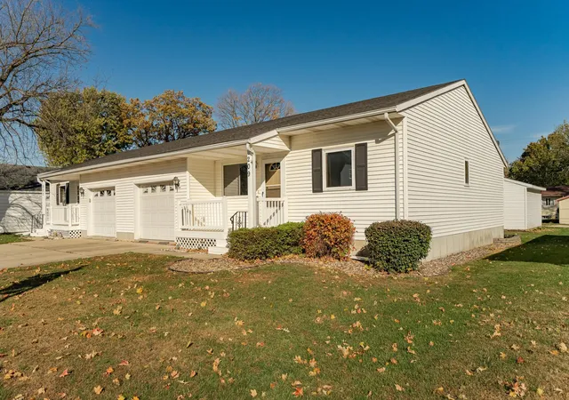 Homes for sale in Le Roy, MN | 209 E Henry St, Le Roy, MN 55951 | MLS# 6806049