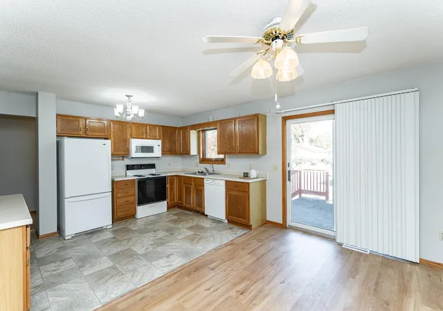 Homes for sale in Le Roy, MN | 209 E Henry St, Le Roy, MN 55951 | MLS# 6806049