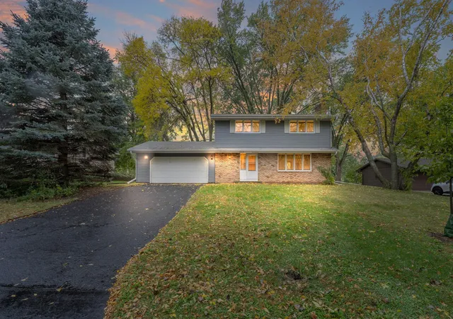 Photo 3 of Single family home for sale at 11036 27th Ave S, Burnsville, MN 55337 | MLS# 6806380 | Listing updated on 2026-10-05