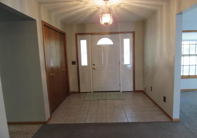 Photo 3 of Single family home for sale at 1700 Knollwood Dr, Fairmont, MN 56031 | MLS# 6806461 | Listing updated on 2026-07-31