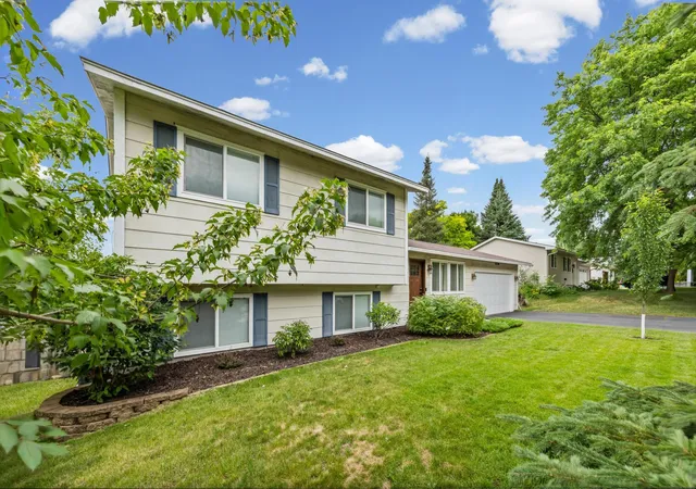 Photo 3 of Single family home for sale at 8296 Janero Ave S, Cottage Grove, MN 55016 | MLS# 6806740 | Listing updated on 2026-09-25