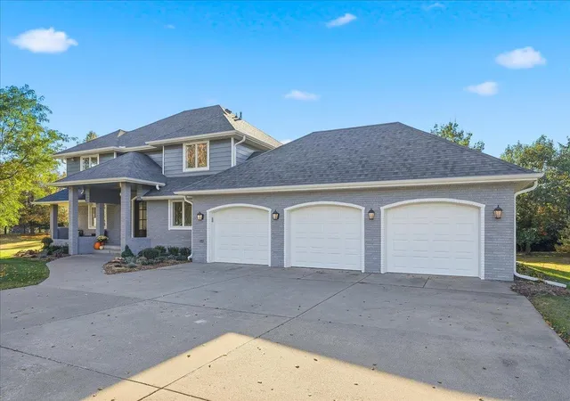 3rd image of 786 Harlar Cir, Hudson, WI 54016 | MLS# 6807094