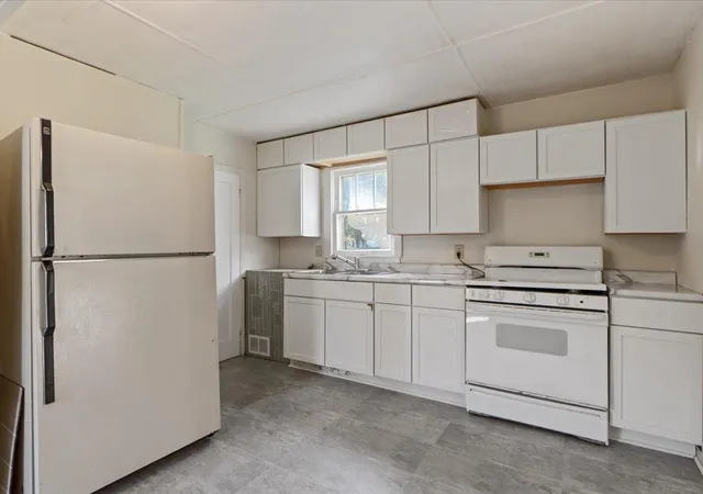 Photo 3 of Sale Pending at 924 6th Avenue NE, Brainerd, MN 56401 | MLS# 6807310 | Listing updated on 2026-09-04