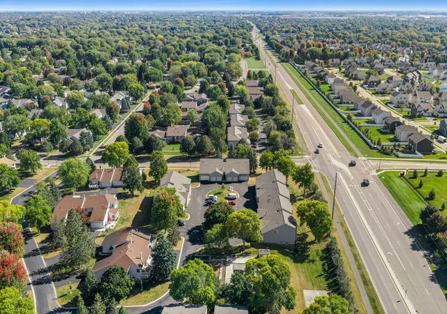 2nd image of 14855 Endicott Wy, Saint Paul, MN 55124