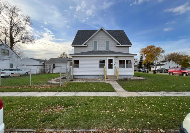 Homes for sale in Osakis, MN | 500 Central Ave, Osakis, MN 56360 | MLS# 6807626