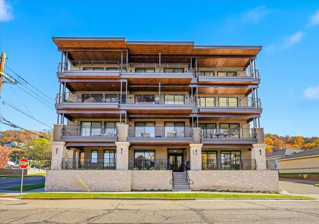 3rd image of 22 1St St #301, Hudson, WI 54016 | MLS# 6807640