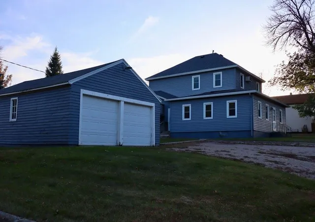 3rd image of 407 7Th Ave W, Lisbon, ND 58054 | MLS# 6807820