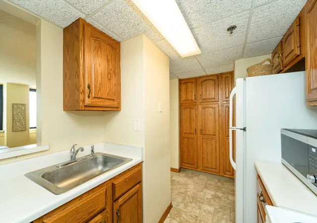 Photo 3 of Sale Pending at 220 Broadway Ave S #1112, Rochester, MN 55904 | MLS# 6808157 | Listing updated on 2026-08-31