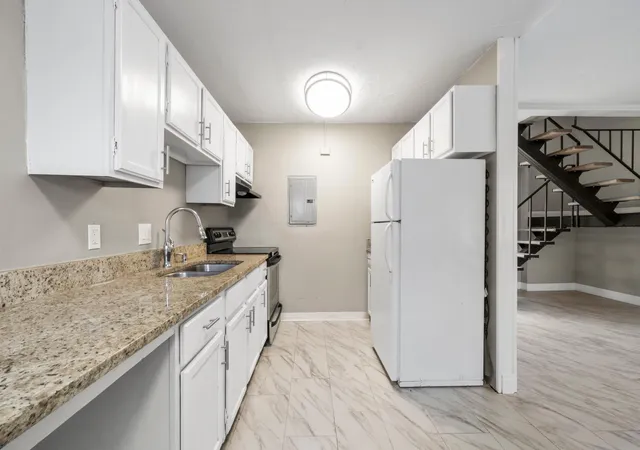 Homes for sale in Bloomington, MN | 1531 American Blvd E #101, Bloomington, MN 55425 | MLS# 6810137
