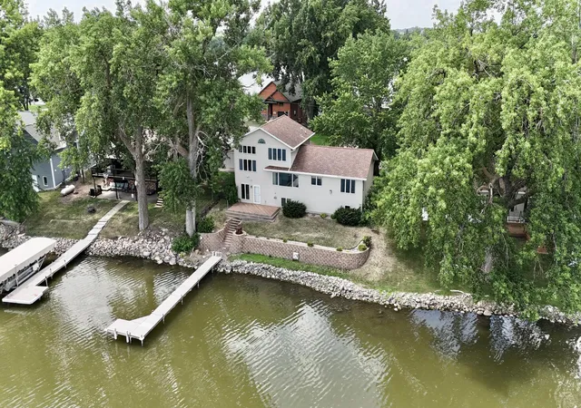 Photo 3 of Sale Pending at 6 Edgewater Rd, Slayton, MN 56172 | MLS# 6810221 | Listing updated on 2026-08-31