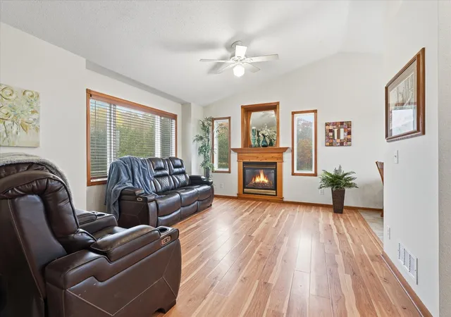 Photo 4 of Single family home for sale at 980 65th Avenue, Roberts, WI 54023 | MLS# 6812228 | Listing updated on 2026-09-22