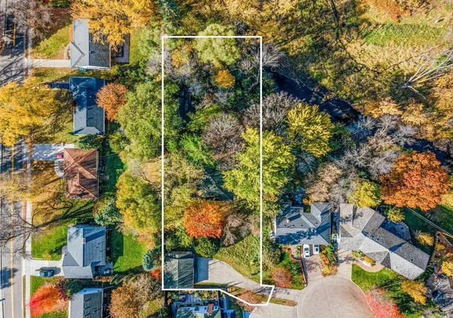 2nd image of 4024 Wood End Dr, Minneapolis, MN 55424 | MLS# 6812235