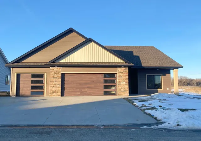 Homes for sale in Zumbrota, MN | 102 Fairway Street, Zumbrota, MN 55992 | MLS# 6812373