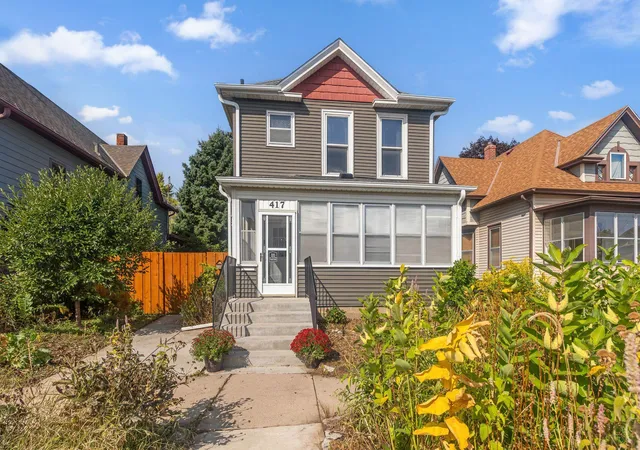 Photo 2 of Single family home for sale at 417 Toronto St, Saint Paul, MN 55102 | MLS# 6812553 | Listing updated on 2026-09-14