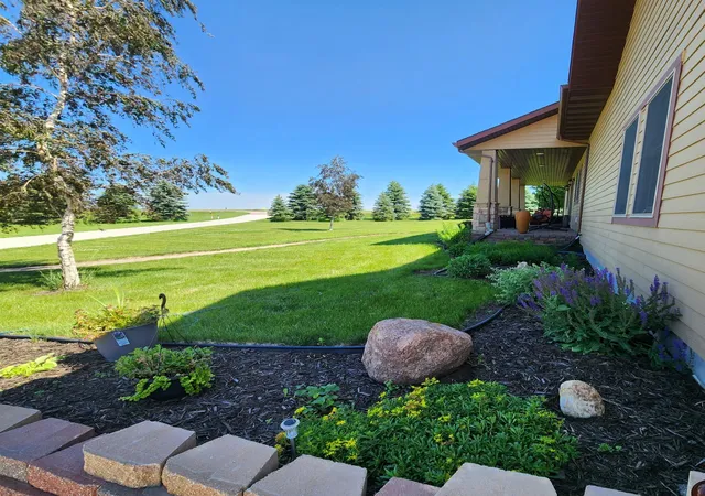 Photo 3 of Single family home for sale at 573 State Hwy 30, Pipestone, MN 56164 | MLS# 6813252 | Listing updated on 2026-07-20