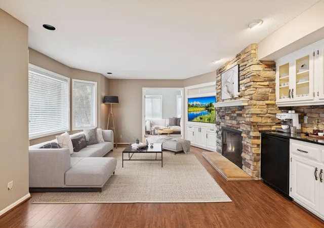 1st image of 1135 Hollybrook Dr, Wayzata, MN 55391 | MLS# 6814791
