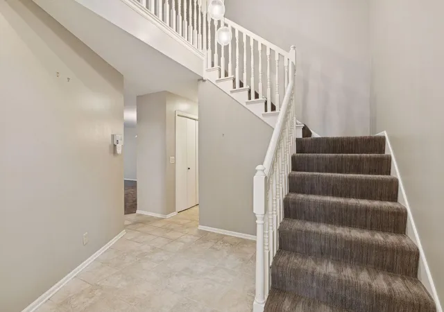 2nd image of 1135 Hollybrook Dr, Wayzata, MN 55391 | MLS# 6814791