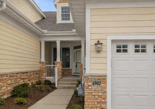 3rd image of 4902 Steeplechase Ct #35, Eagan, MN 55122 | MLS# 6816048