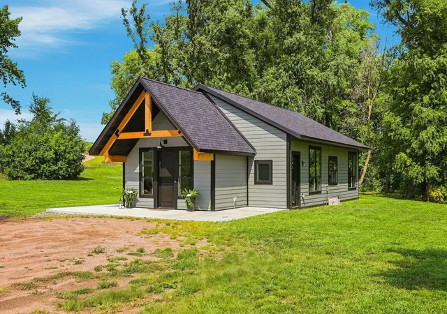 Photo 3 of Single family home for sale at 3571 County Rd 37 Nw, Maple Lake, MN 55358 | MLS# 6816692 | Listing updated on 2026-10-08