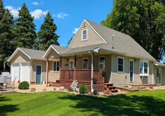 Photo 3 of Single family home for sale at 6045 20th Street Sw, Montevideo, MN 56265 | MLS# 6816846 | Listing updated on 2026-09-12