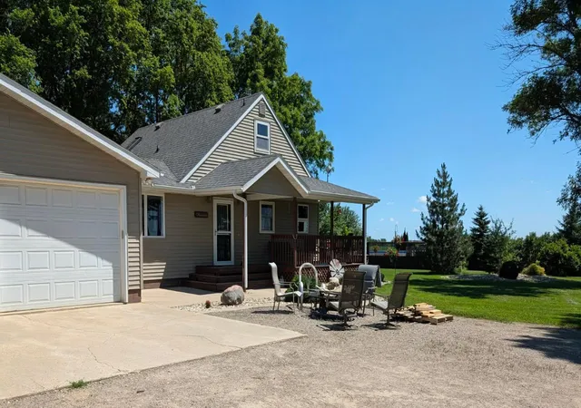 Homes for sale in Montevideo, MN | 6045 20th St Sw, Montevideo, MN 56265 | MLS# 6816846