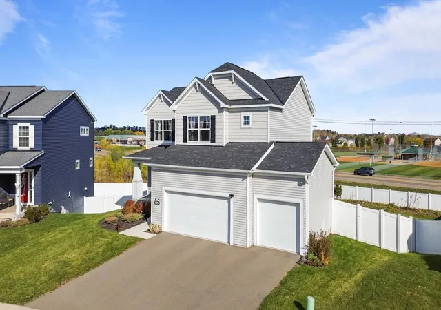 Photo 3 of Single family home for sale at 19294 Clearwater Loop, Farmington, MN 55024 | MLS# 6817306 | Listing updated on 2026-07-16
