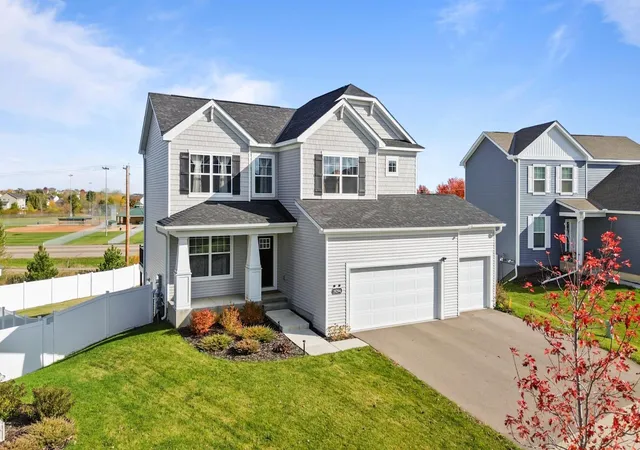 Photo 4 of Single family home for sale at 19294 Clearwater Loop, Farmington, MN 55024 | MLS# 6817306 | Listing updated on 2026-07-16