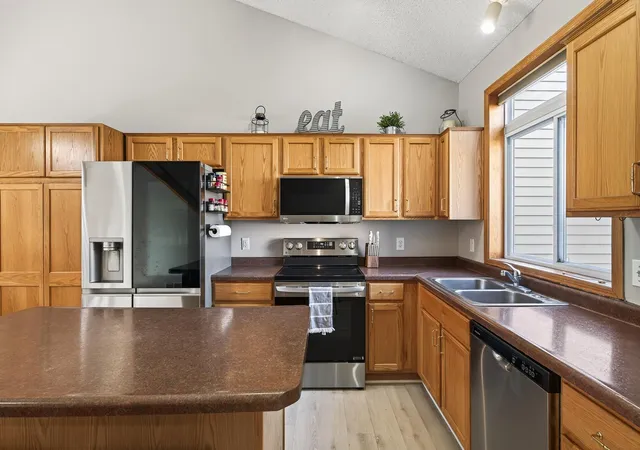 Homes for sale in Hastings, MN | 635 35Th St W, Hastings, MN 55033 | MLS# 6817569