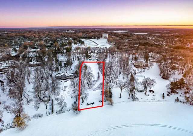 2nd image of 970 Pleasant View Rd, Chanhassen, MN 55317 | MLS# 6817889