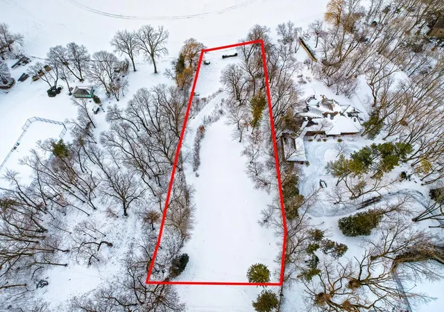 4th image of 970 Pleasant View Rd, Chanhassen, MN 55317 | MLS# 6817889