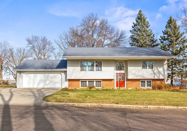 Homes for sale in Winsted, MN | 362 S Shore Dr, Winsted, MN 55395 | MLS# 6818275