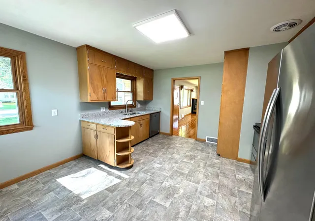 5th image of 221 Woodlawn Ave, Lake Lillian, MN 56253 | MLS# 6818681