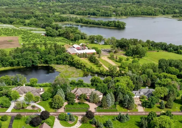 Photo 2 of Mansion for sale at 10 Apple Orchard Ct, Saint Paul, MN 55110 | MLS# 6818725 | Listing updated on 2026-10-24
